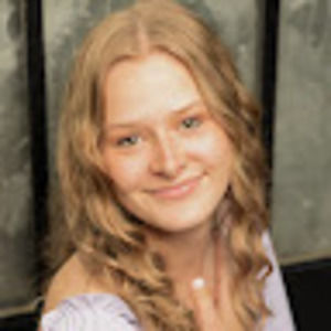 Meet your Posher, Abigail